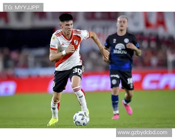 南美足球明星全解析及其辉煌成就与个人资料详解